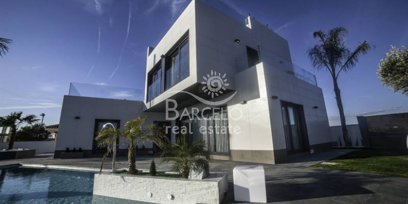 The properties for sale in Campoamor - Costa Blanca are the most desired for summer