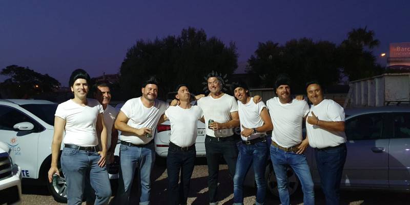 Arbeiderne i Barceló Group vinner andrepremien i Charanga i 2019 kledd ut som Grease