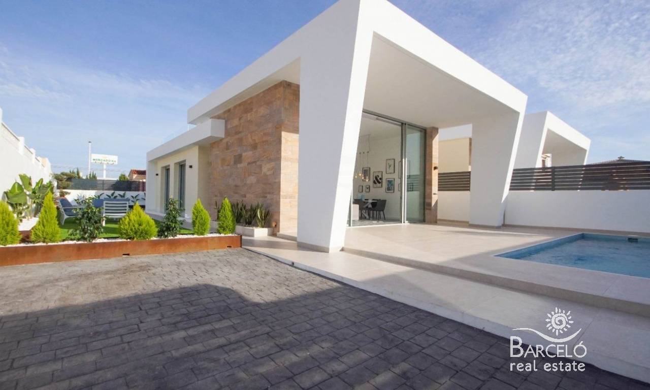 Chalet - Nuevo - Torrevieja - BRE-ON-51276