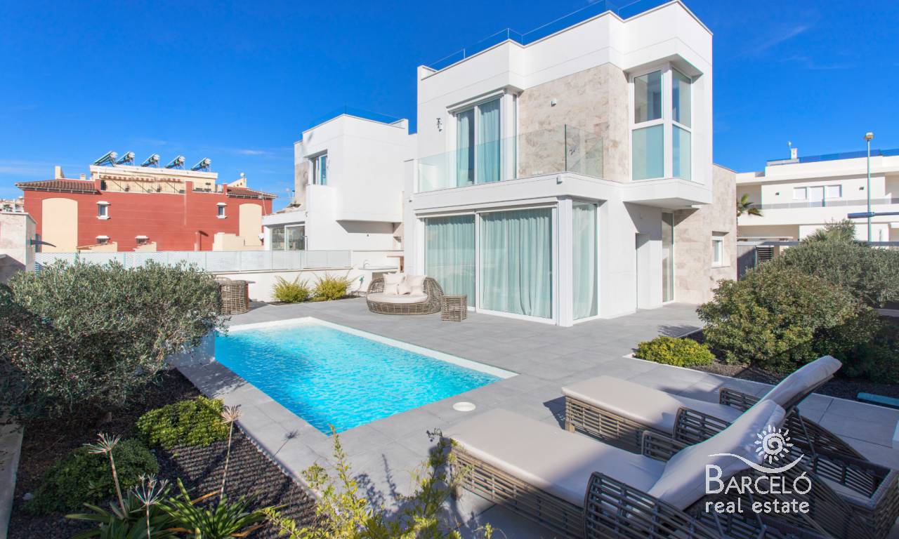 Chalet - Nuevo - Torrevieja - BRE-UM14