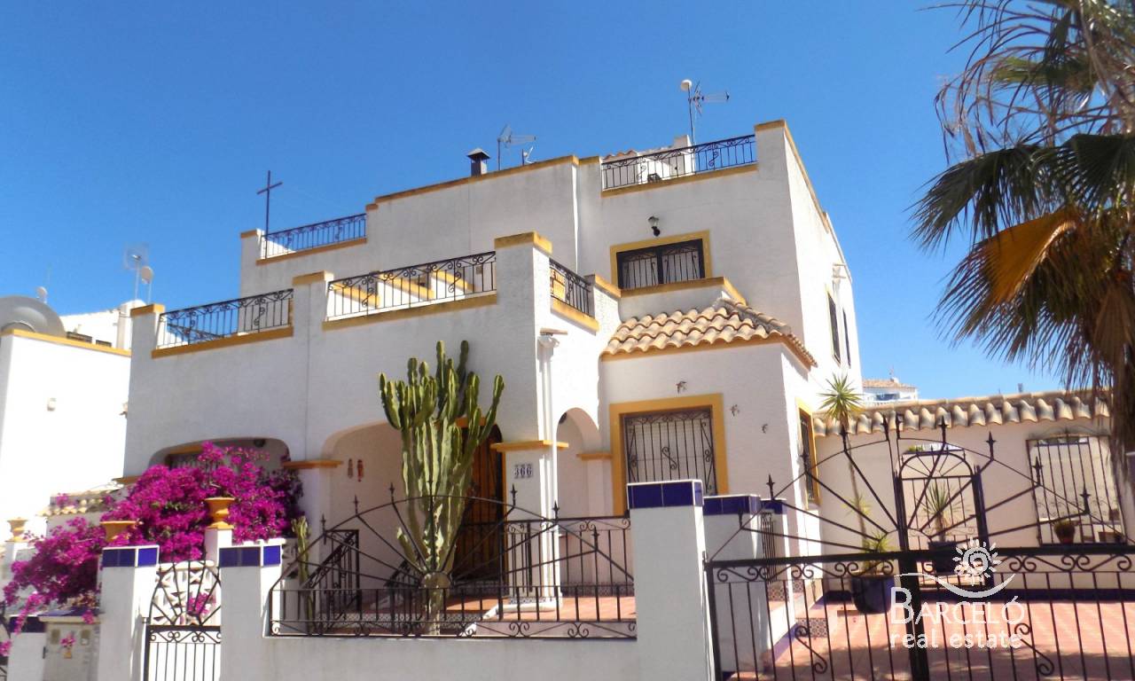 Radhus - Videresalg - Torrevieja - 5271