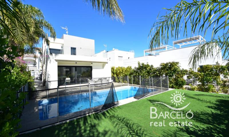 Villa - Resale - Ciudad Quesada - Pueblo Bravo