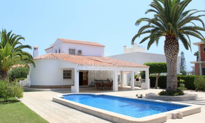 Te ofrecemos la venta de propiedades en Orihuela Costa, el mejor lugar para disfrutar del mar y del sol