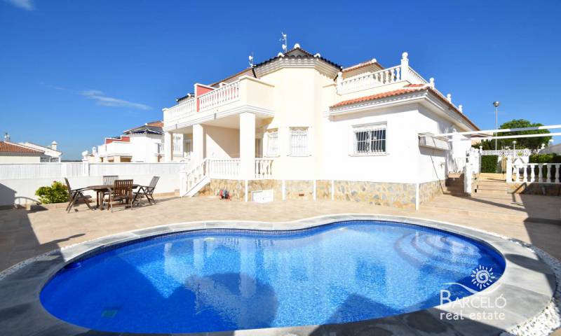 Este invierno disfruta del sol, del mar y del golf en nuestras Propiedades adosadas en venta en Benijófar