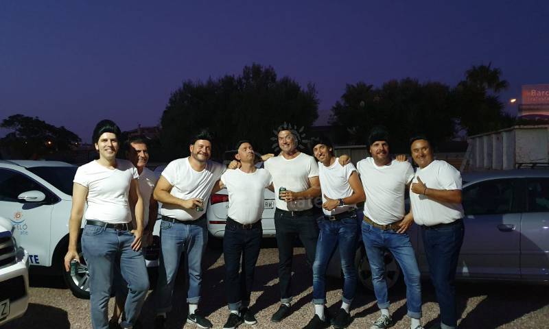 Die Mitarbeiter der Barceló-Gruppe gewinnen den zweiten Preis des 2019 als Fett verkleideten Charanga