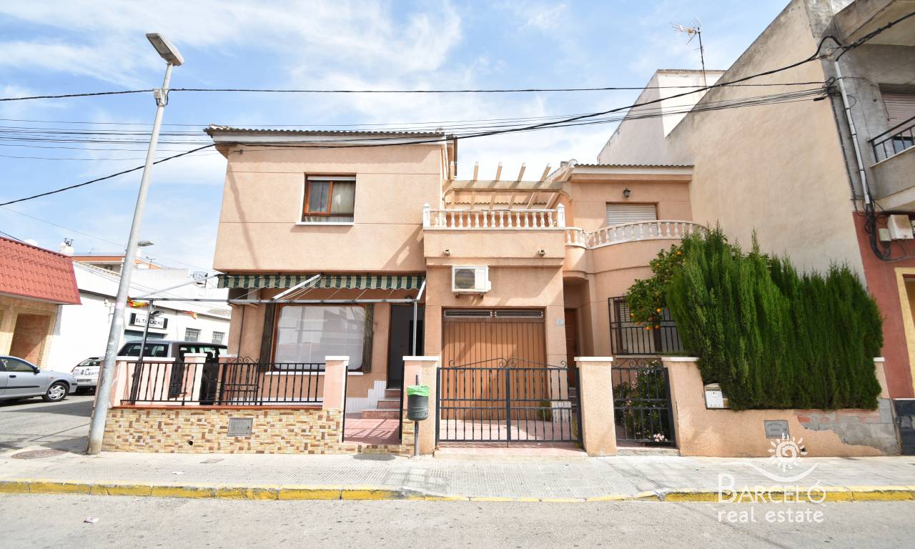 Resale - Attached - Los Montesinos - Center